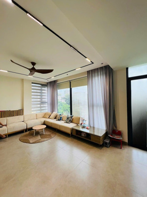 kđt văn quán,veiw công viên,vỉa hè rộng, mặt tiền khủng 6.6m x 5 tầng x 36m2. giá 1x tỷ