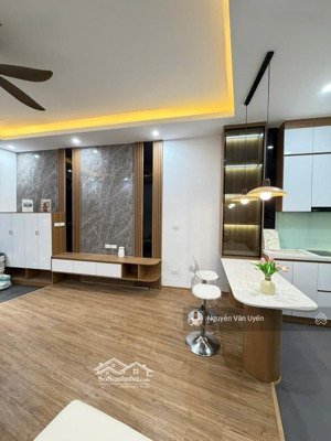 có 1- 0 -2 phố đội cấn- ba đình- 43m, 4 tầng , 8,4 tỷ, ngõ rộng , thông , gần phố giá cực tốt,