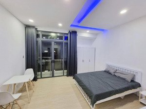 phòng cửa kính lớn ban công siêu đẹp view đỉnh máy giặt riêng giá học sinh sinh viên lê quang định