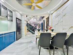 hẻm 1 sẹc nhà hồ thị kỷ, p1, quận 10 chủ hạ 1 tỷ bán gấp trong tháng. nhà đẹp đang cho thuê 18triệu