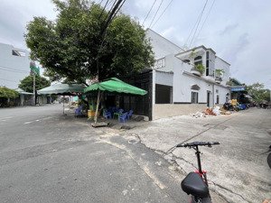 bán nhà mặt tiền 4 x 20, 80m2, 4tỷ530, 2 mặt thoáng, gần aeon tân phú 3phút di chuyển