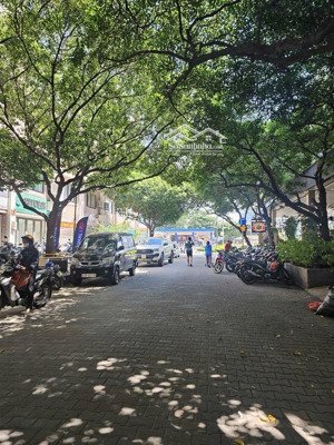 mặt tiền kinh doanh 6 tầng, ngay cư xá lữ gia, quận 11, có thang máy, giá chỉ 23.5 tỷ