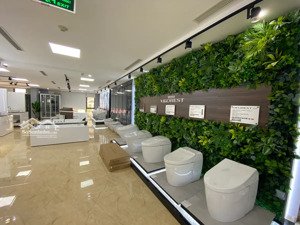 bán nhà phố cầu giấy hà nội diện tích : 291m, 9 tầng thang máy thông sàn vỉa hè đá bóng văn phòng