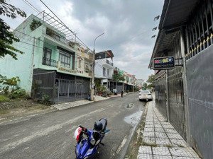 cần bán nhà 2 mtkd ngang 6,3m kdc tân phong chỉ 4ty25