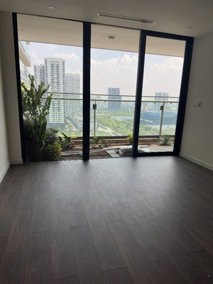 chính chủ cần cho thuê căn hộ tại sunshine golden river nhà mới đẹp từ cơ bản đến full nội thất