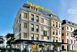 bán nhà hạ long 600m2 ,5 tầng ,mặt tiền 24m , toà khách sạn , doanh thu 1,5 tỷ / tháng,giá 118 tỷ