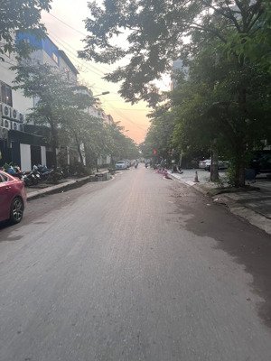 bán gấp nhà đẹp sau nhà mặt phố đội cấn ngọc hà ba đình 80m 4 tầng oto 10m nhỉnh 18 tỷ lh0972472697