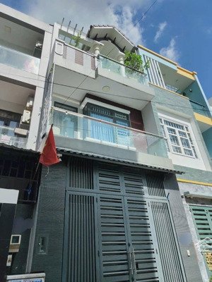 bán nhà 3 tầng bình chiểu ngô chí quốc thủ đức nhà 1 trệt 2 lầu sổ riêng hoàn công đầy đủ