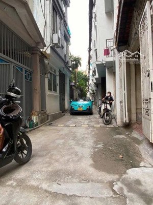 phân lô lạc long quân 50m² x 5 tầng - thangmáy - ôtô vào nhà ở kinh doanh đều đẹp