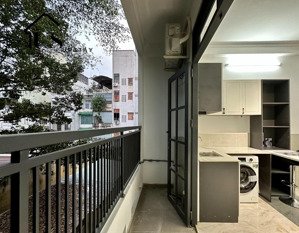 p mối ban công mới ngay tô hiến thành q10, gần vạn hạnh mall. vibe cực đẹp