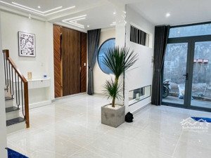 bán nhà quận 7 shr 2 tầng, 2pn, 2wc full nội thất chỉ 4.7 tỷ- hẻm 3m