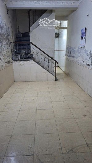 cho thuê nhà tại ngõ 7 nguyên hồng, diện tích 30 m2 3 tầng