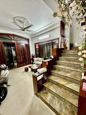 hàng hiếm khương đình; 52m*5 tầng*mt 5m, nở hậu; ngõ ô trô. 11,4 tỷ.