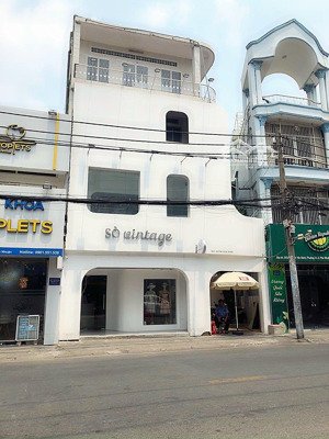 gia đình tôi cần bán nhà mặt tiền huỳnh văn bánh, q. phú nhuận dt 11x15m 45 tỷ