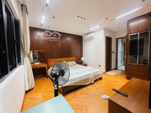 bán nhà bạch mai mặt đường ôtô tránh, kinh doanh, văn phòng, 6 tầng, lô góc, mặt tiền rộng, 24 tỷ