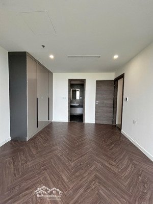 chỉ 7.2 tỷ chcc 137m² 2pn + kho view đẹp, tầng cao, nhà mới 100% sunshine diamond river 