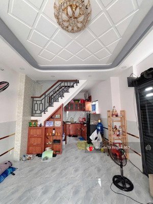 nhà góc 2 mặt tiền kinh doanh đỉnh giáp hương lộ 2 bình tân chỉ 4.07 tỷ tl