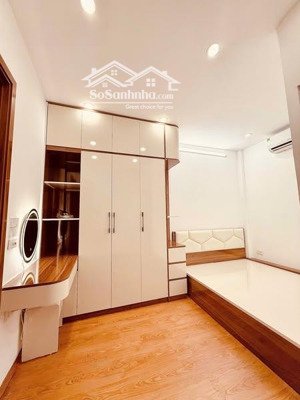 nhà đẹp long lanh ngõ đội cấn, giá 4.98 tỷ, 18m2x6t, ảnh thật