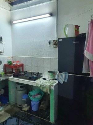 mua đất tặng nhà - hẽm oto tới kế nhà - sát bên chợ hiệp q12