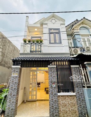 bán nhà ngay tl15, q12 gần ngã tư ga