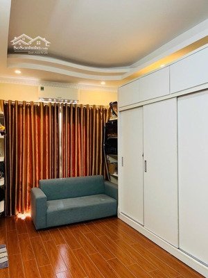 siêu phẩm nhà 5 tầng dân xây full nội thất ở ngay tại phúc lợi.