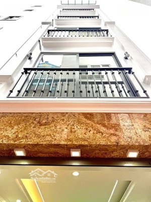 nhà 41m2 x 6 tầng tây mỗ, thang máy, ngõ nông rộng, ô tô gần, giá 8.6 tỷ, lh 