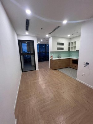 căn hộ cao cấp studio 90 đường láng giá : 13tr ( ngay ngã tư sở , thủy lợi , công đoàn )