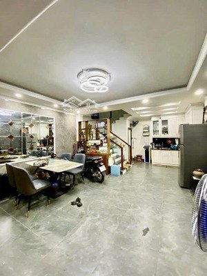 cần bán gấp nhà thạch bàn 52m2-hơn 7 tỷ-dân xây 6 tầng full nội thất-ô tô gần-pháp lý rõ ràng