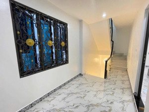 chính chủ mình bán nhà số 4 ngách 67/30 đường trần nguyên hãn-ngã 4 nguyễn đức cảnh&trần nguyên hãn