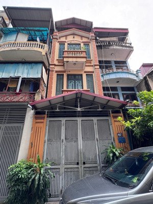 nhà phố ngô quyền hà đông 40m 4 tầng ô tô đỗ cửa vị trí trung tâm giá 9,5 tỷ