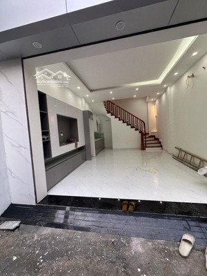 chủ cần tiền bán gấp nhà mới xây tại phương nam