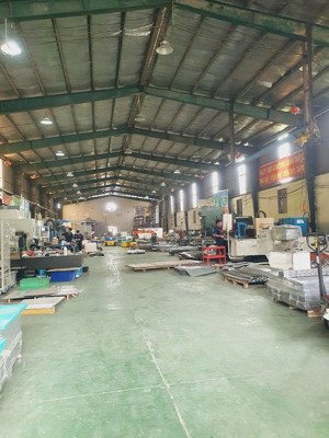 b.án nhà xưởng mặt tiền quốc lộ 51, tam phước ,đồng nai,1600m2 , xưởng 1100m2
sổ riêng 300 thổ cư