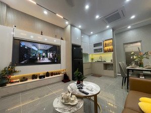 việt hưng -long biên 33m2 ,5tầng nhà mới ,lô góc ,2 thoáng ở ngay g.iá hơn 5tỷ có gia lộc