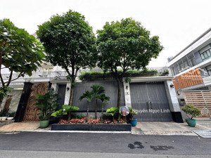 villa luxury và ấm cúng, yên bình hiếm có ngay trục kinh doanh sầm uất vũ tông phan- trần lựu