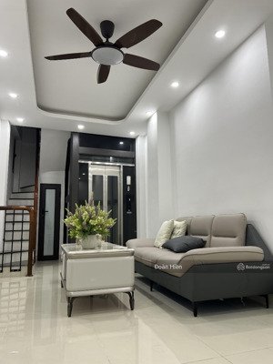 nhà thụy khuê, ngõ ba gác nông thông, vài bước ra phố, thang máy sịn, tặng full nội thất, 39m2*6t