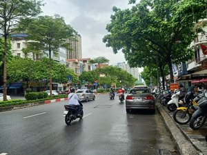 mặt phố trung kính-45m,5 tầng -mt:5m ,nhỉnh 31tỷ ,vỉa hè kinh doanh đắc địa !