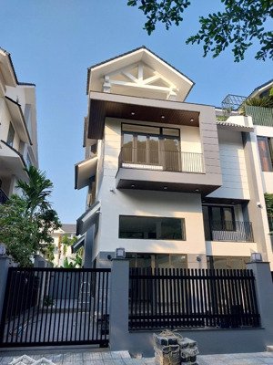 biệt thự kdc gia hoà 10x20 3 lầu 5pn 5wc ngay công viên- 523 đỗ xuân hợp, phước long b quận 9