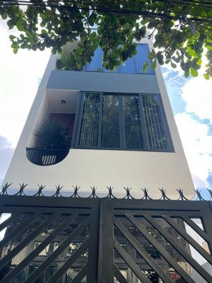 bán nhà đường tôn đản, phường 15, quận 4, 3tầng, hẻm xe hơi sổ hồng riêng