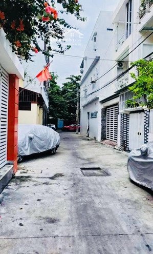 hẽm xe hơi sang xịn khu vip nhứt q4
khu công chức kế bên cc millennium
gần mặt tiền nguyễn hữu hào