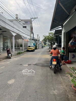 bán gấp đất mặt tiền đường lò thổi sổ riêng thổ cư 100% ngay trường tiểu học thạnh phú