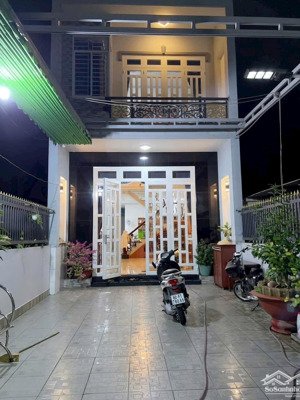 cho thuê nhà 1 trêt 1 lầu . kp11a
phường tân phong . gần chợ 26 . cách đường nguyễn văn tiên 50m .