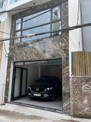 nhỉnh 8 tỷ mặt ngõ ô tô thông - ô tô vào nhà - lô góc- gần cổ linh - kinh doanh - full nội thất