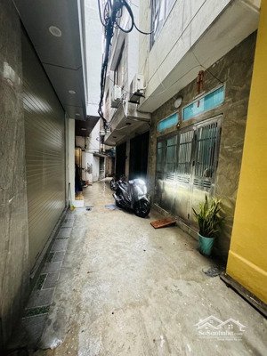 ( giá tốt) đại la 38/40m2*5 tầng thang máy mới kính koong