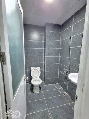 mấy hôm em bận anh chị nào hỏi căn chung cư nhỉnh 4 tỷ ở luôn thì gọi lại cho em nhé! việt h