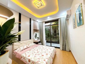 kim giang 50 m 14,6 tỷ . mặt ngõ to . ôtô đỗ cửa . thông tứ tung.các ngõ