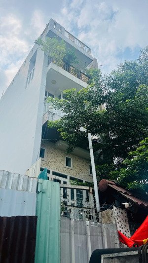 chủ rất gấp bán hàng ngộp bank 12/10 giảm sâu chỉ còn hơn 9 tỷ