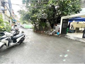 bán đất dt ngang siêu to, 8x18m cn 144m mt rạch xuyên tâm, siêu đẹp hiếm có