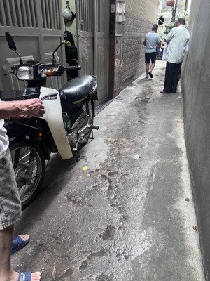 bán nhà bằng b hoàng liệt hà nội dt: 40m2 4 tầng giá 6tỷ.