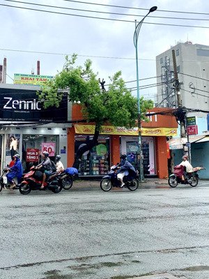 siêu phẩm đầu tư, mặt tiền lê văn quới, 8m x 20m, đang cho thuê 66tr/tháng, giá 41 tỷ tl.