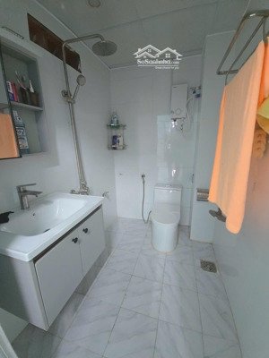 79m2 odt nhà bình tân btct chính chủ xây tâm huyết 3pn, mà giá chỉ 4t75. ko còn căn nào để so sánh!